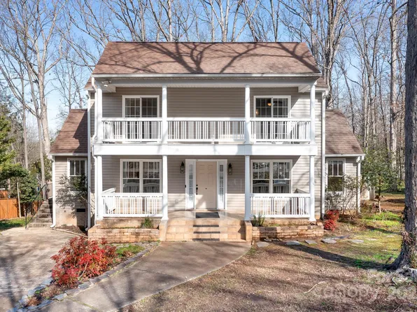 11121 Timber Hill Ct, Charlotte, NC 28226