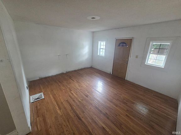 5th image of 801 Wilkinson St