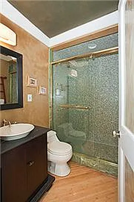 Sold by R New York | media 16