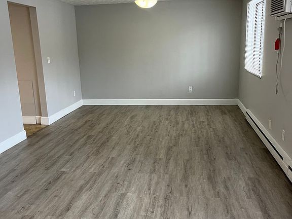 2nd image of 1461-69 Hillcrest Dr #1461-27