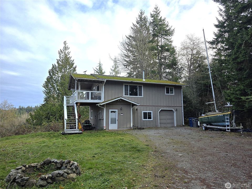 1st image of 833 NW Camano Dr