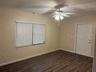 3 bed, 2.0 bath, 1390 sqft, $2,100 — Photo 3