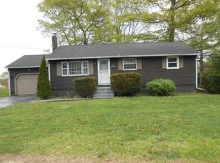 100 Richard Dr, Tiverton, RI 02878