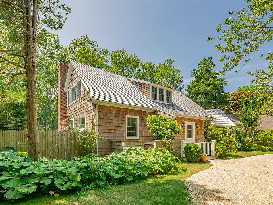 50 La Forest Ln