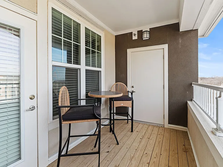 Bonavia Luxury Apartments — Photo 24