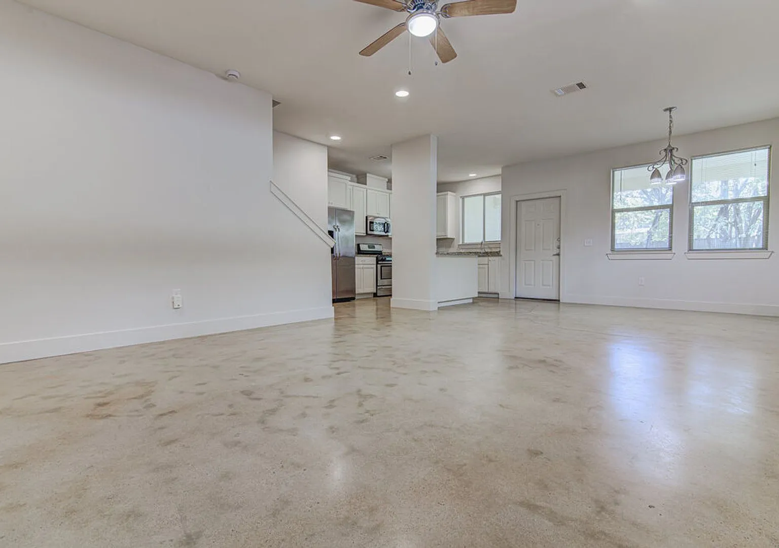 3301 Thomas Kincheon St — Photo 4