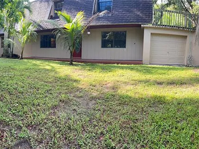 18950 SW 240th St — Photo 2