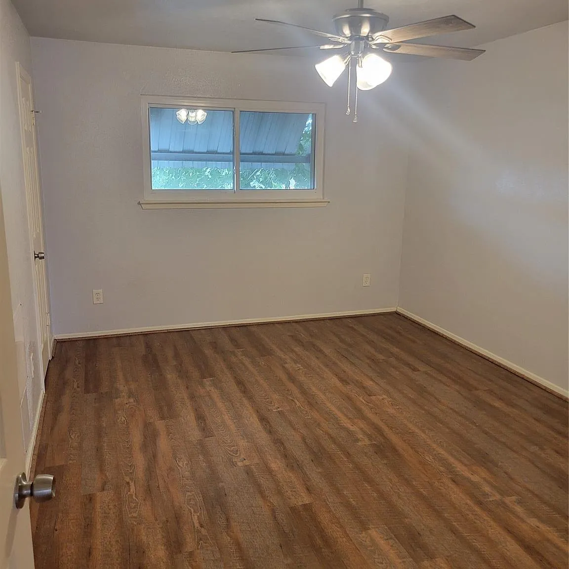 2 bed, 1.5 bath, 1156 sqft, $1,400 — Photo 3