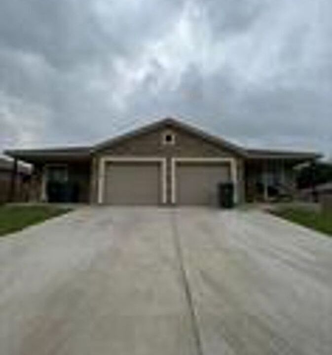 1st image of 403 Olaf Dr #B