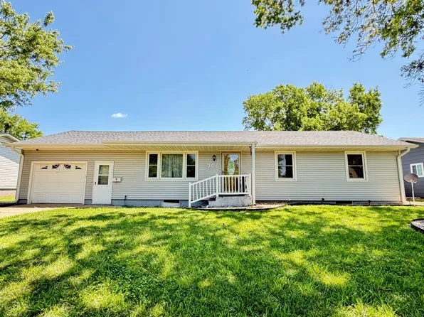 306 N 18th St, Marysville, KS 66508