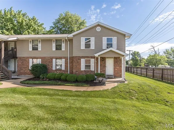 1815 New Sun Ct, Florissant, MO 63031