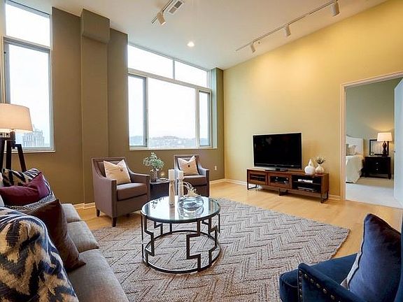 5th image of 400 Pike St Unit P20