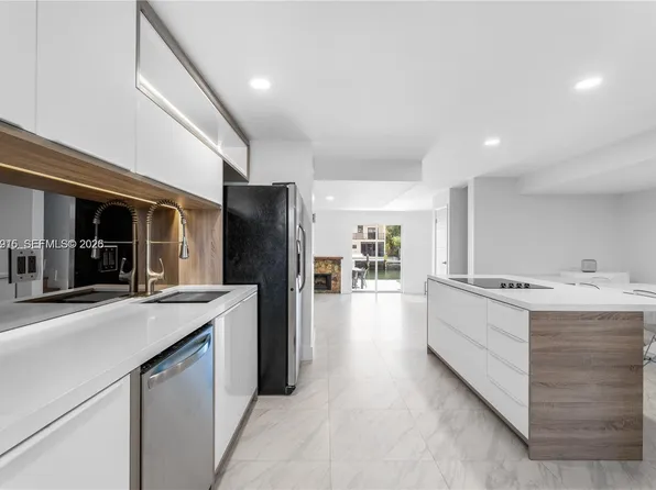 3811 NE 166th St #3, North Miami Beach, FL 33160