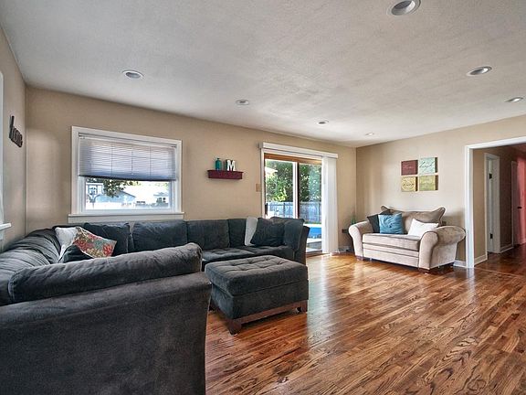 4th image of 1420 Bower St