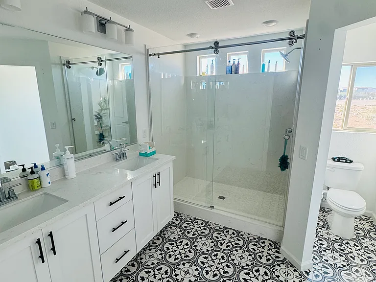 7761 Misty Oaks Ave — Photo 8