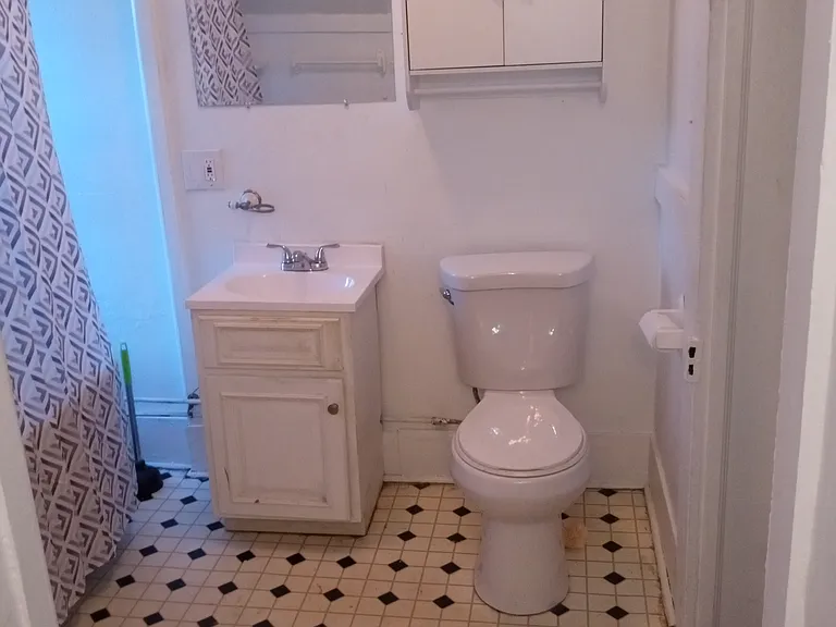 1827 Butternut St #3 — Photo 5