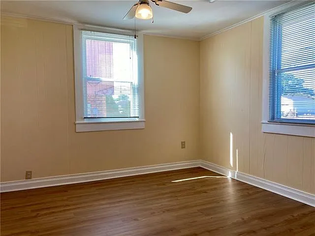1533 Huron Ave — Photo 12