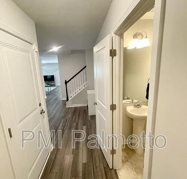 633 Wooster Dr — Photo 5