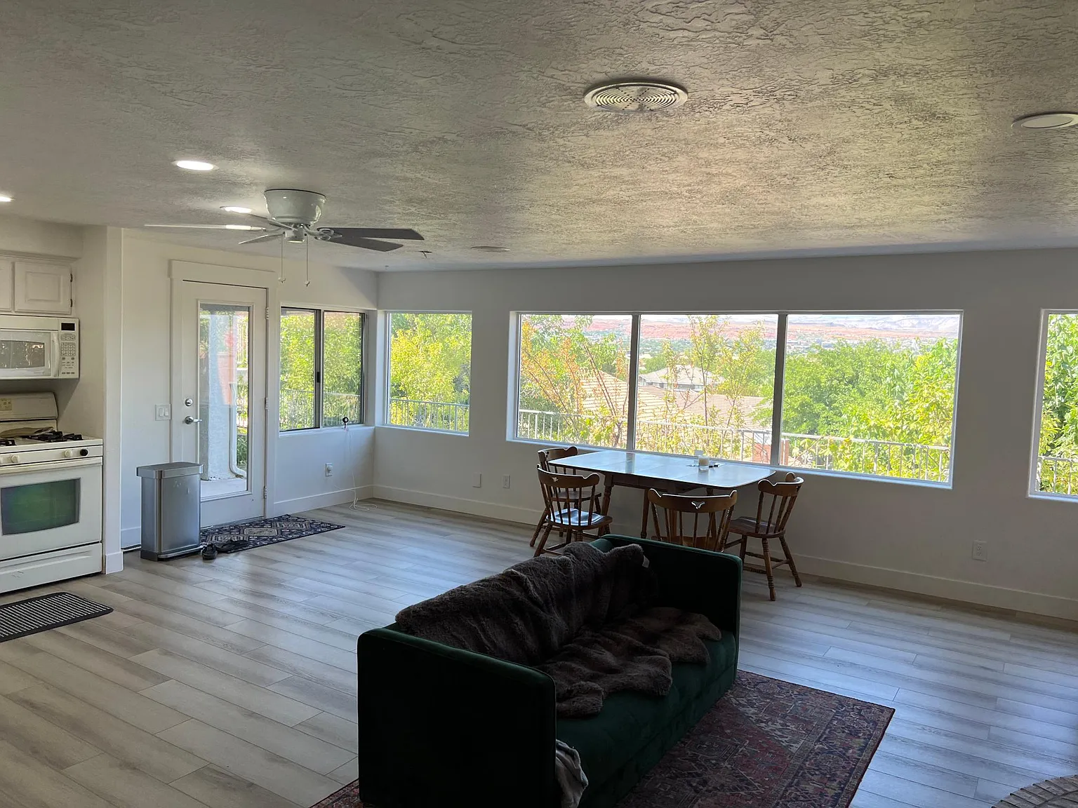 989 E Summit Ridge Dr — Photo 4