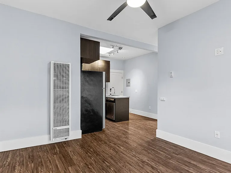 138 Elm Avenue — Photo 30