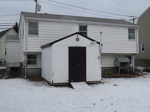 5th image of 25 Babcock St