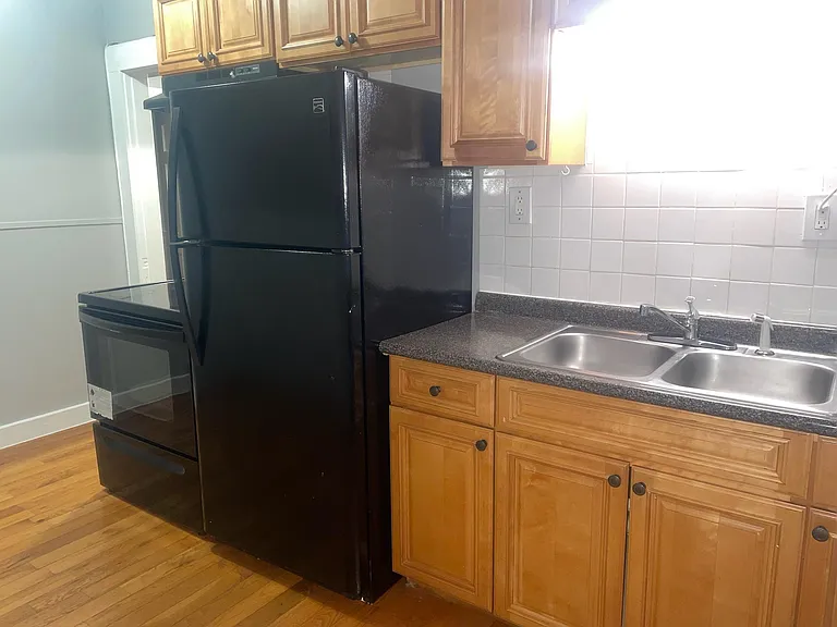 65 Fowler St #3 — Photo 4