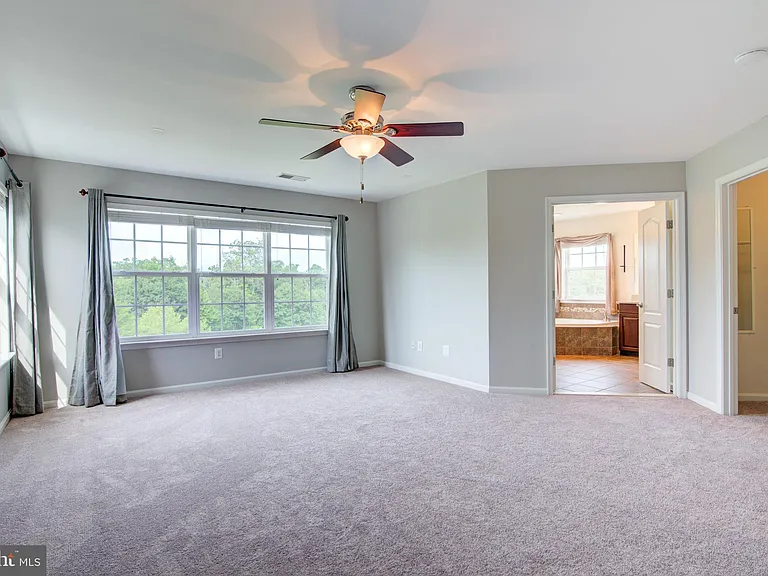 13481 Arcadian Dr — Photo 32