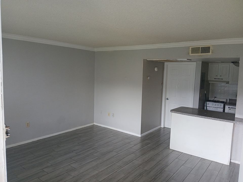 1st image of 133 Oyster Bay Cir APT 240