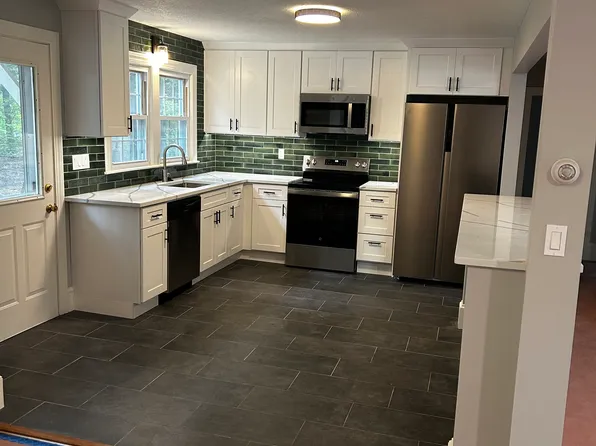 375 Holyoke Rd, Westfield, MA 01085