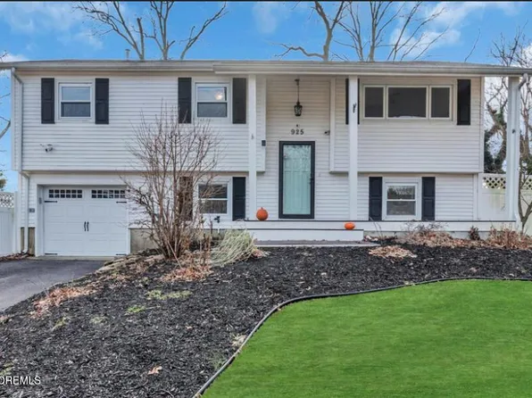 925 Stafford Drive, Toms River, NJ 08753