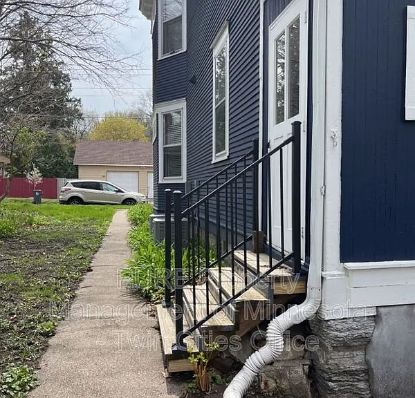 109 Page St W — Photo 16