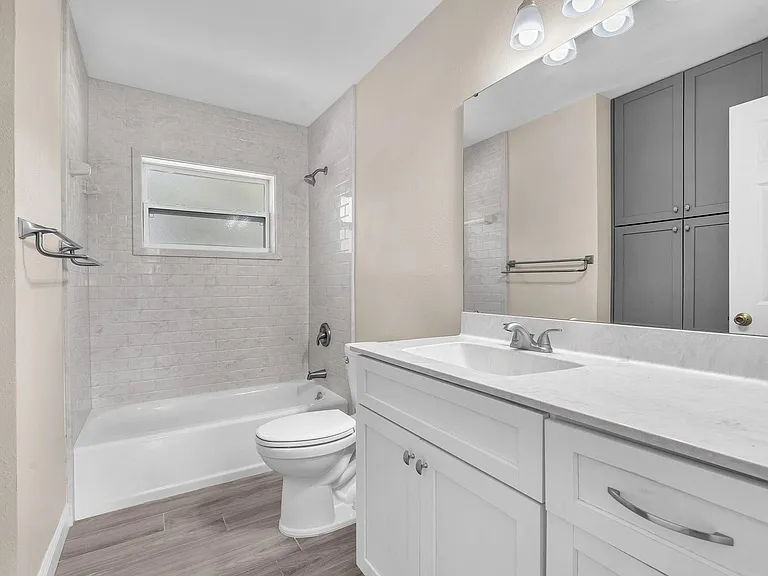 385 Lincoln Ave — Photo 28