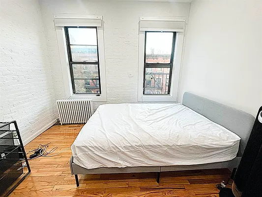 Rented by Bond New York | media 32