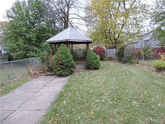 3rd image of 220 Hazelwood Ave