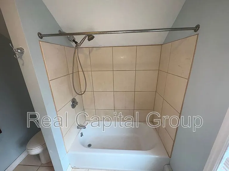 376 Kenwood Ave — Photo 29