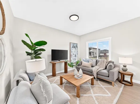 351 N Fireside Dr, Cochrane, AB T4C 0X4