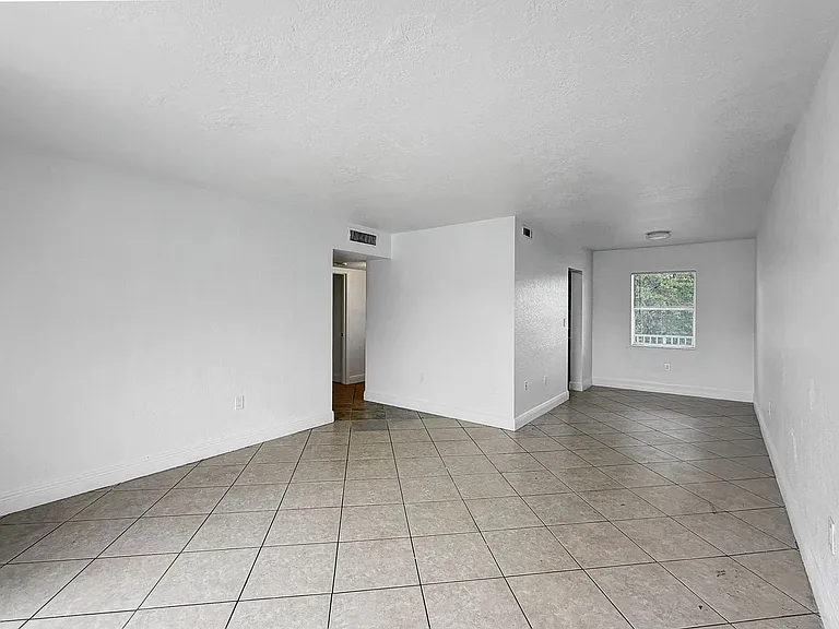 8475 SW 94th St #317E — Photo 8