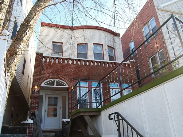 1532 John F Kennedy Boulevard image 1 of 29