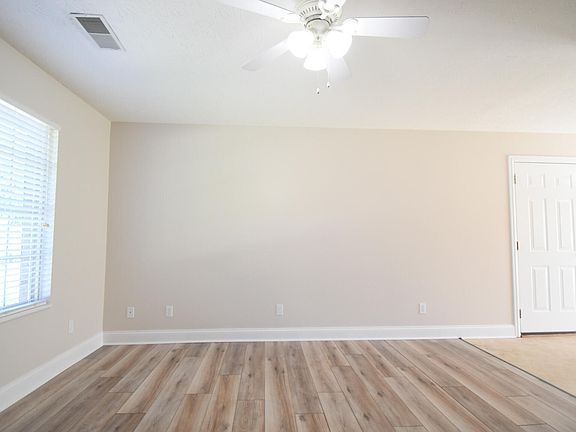 2nd image of 108 Hollow Creek Dr