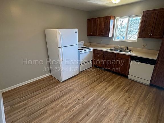 3rd image of 1002 Salisbury St #3-B