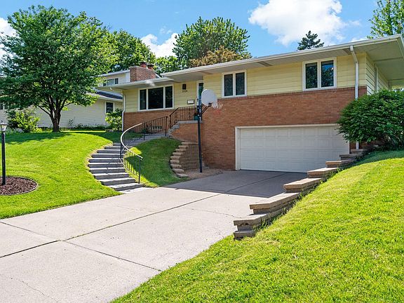 2nd image of 3324 Skycroft Dr