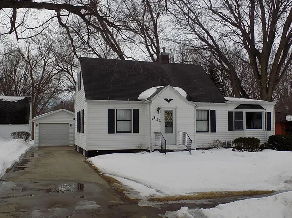 311 W 5th Ave, Lakefield, MN 56150