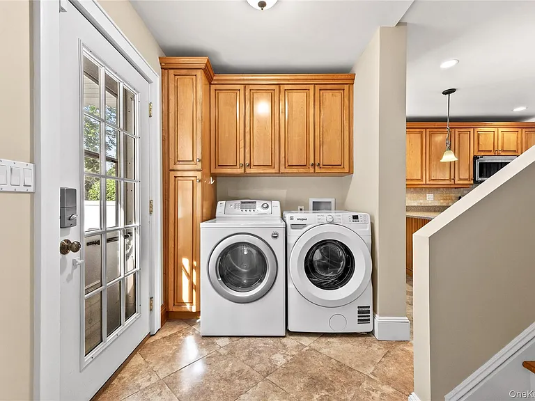 15 Pershing Ave — Photo 18