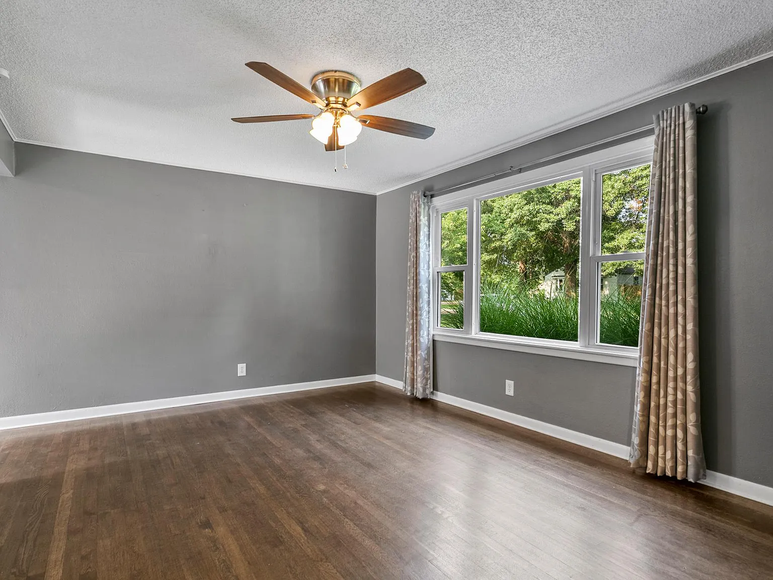 2 bed, 770 sqft, $1,575 — Photo 2
