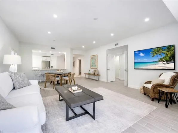 2806 Aintree LN #H102, NAPLES, FL 34112