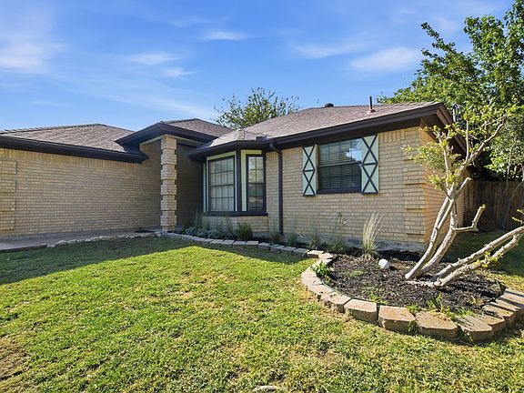 4th image of 927 Freestone Dr