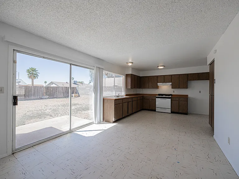 8821 W Sahuaro Dr — Photo 8