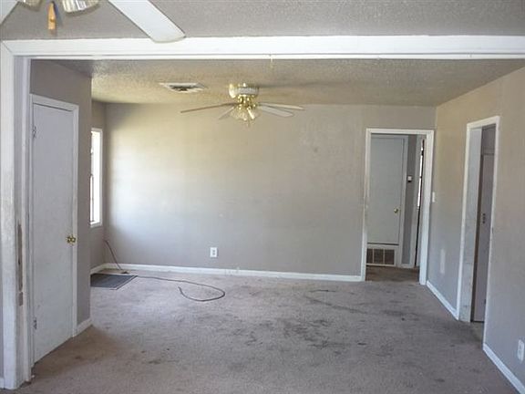 3rd image of 2637 NW 26th St