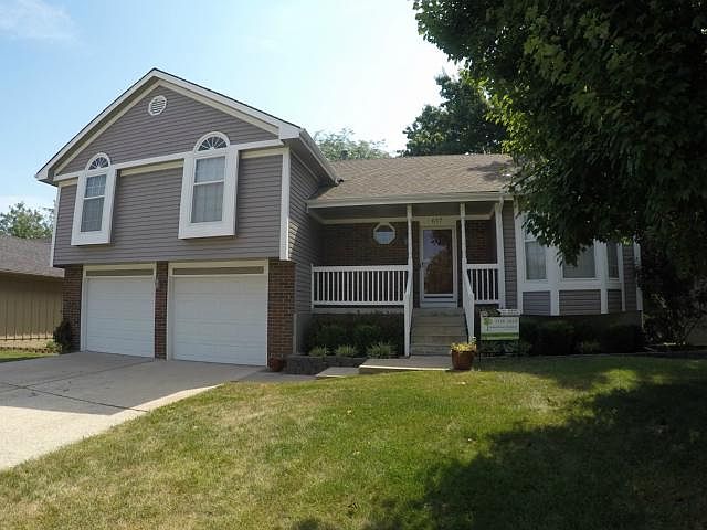 1st image of 617 NE Bristol Dr