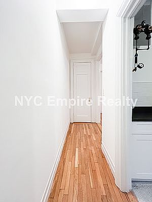 2nd image of 325 W 77th St APT 6E